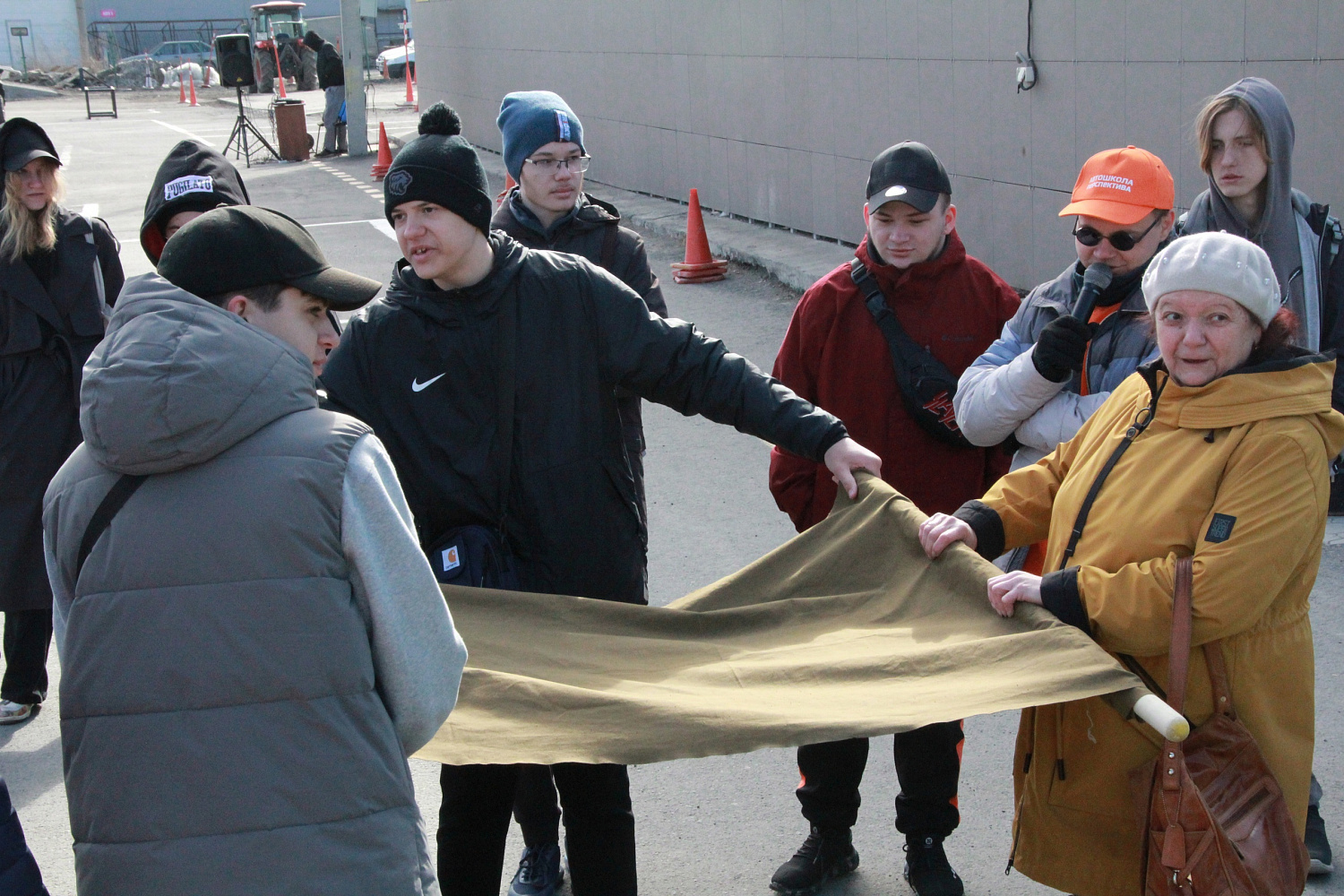 Учить безопасности на практике!